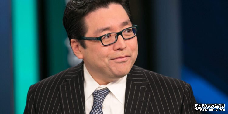 比特币暴跌后即将反弹！华尔街专家 Tom Lee：年底将飙破 15 万美元